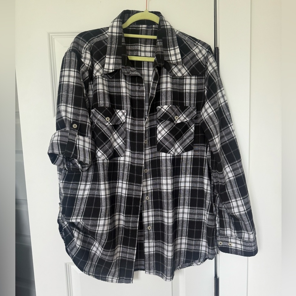 Women’s Black and White Plaid Button-Up Shirt